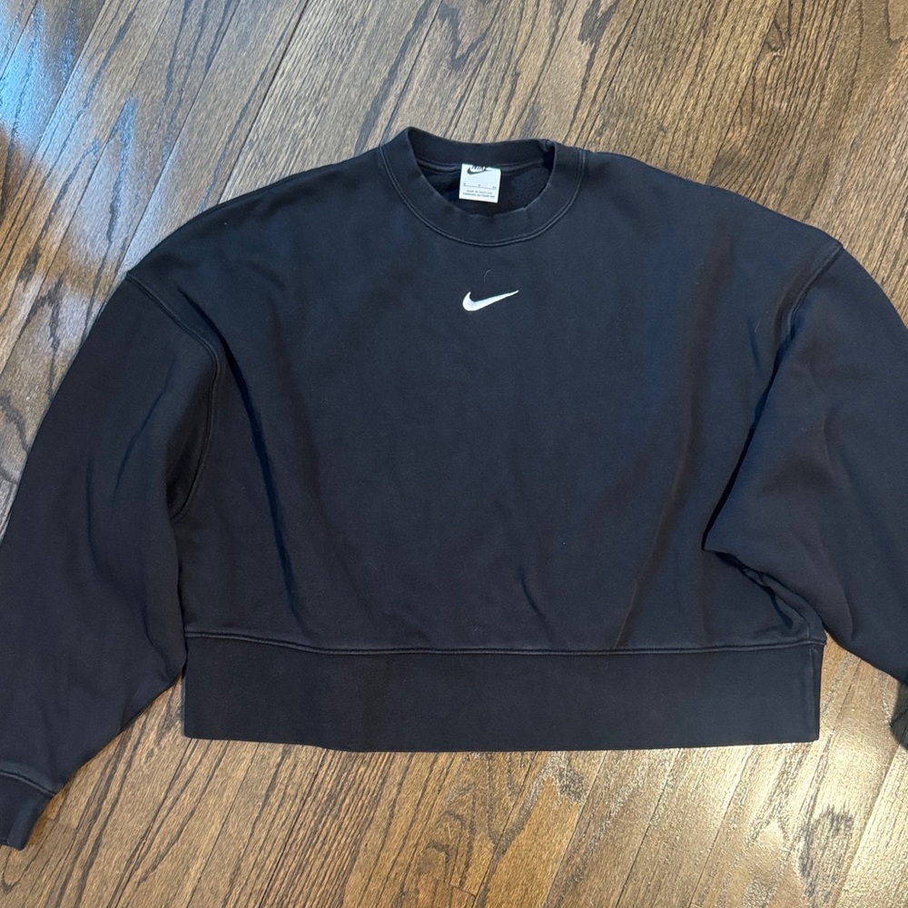 Nike Cropped Black Sweatshirt